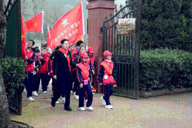 大方:首条天然气管道投运